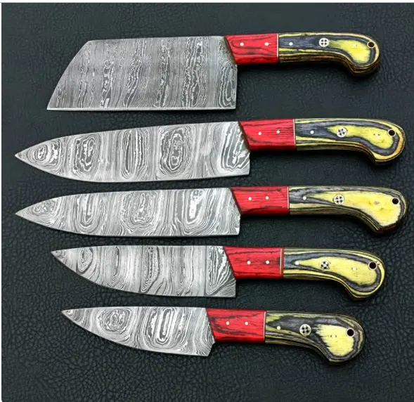5-Piece Damascus Kitchen Knife Set – Hand-Forged Blades With Elegant Leather Case 1