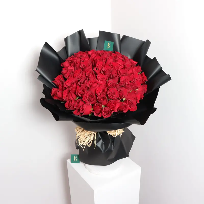 Dark Rose Bouquet – Moody, Romantic Floral Ensemble 1