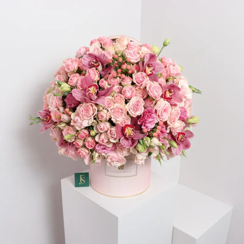 Floral Crown Gift Box – Handcrafted Flower Arrangement 1