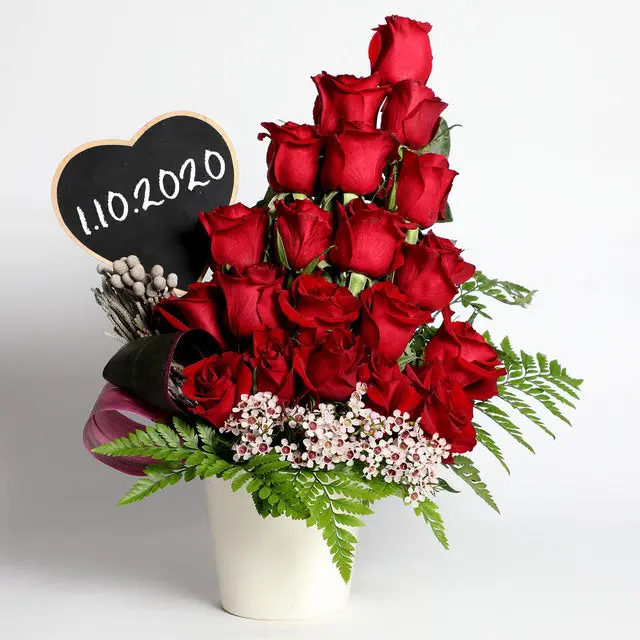 Forbidden Red Roses: Elegant Floral Arrangement 1