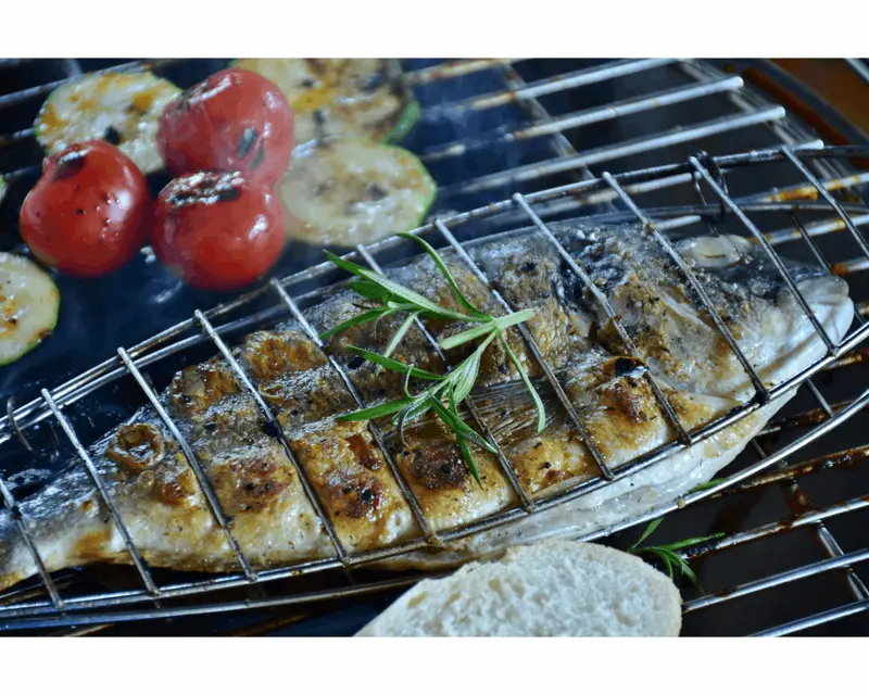 Stainless Steel Fish Grilling Basket With Hinged Lid 1