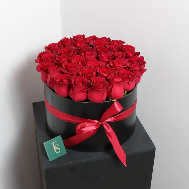 Valentine’S Day Red Rose Gift Box – Romantic Surprise 1